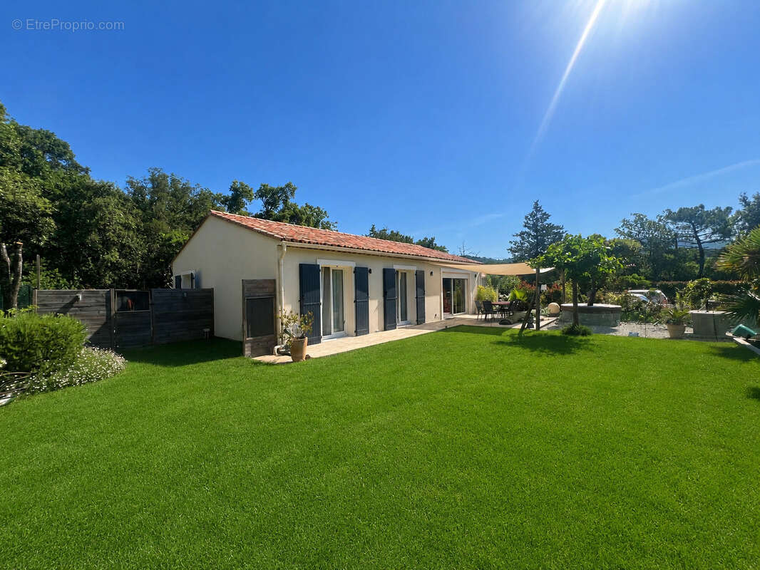 Maison à GASSIN