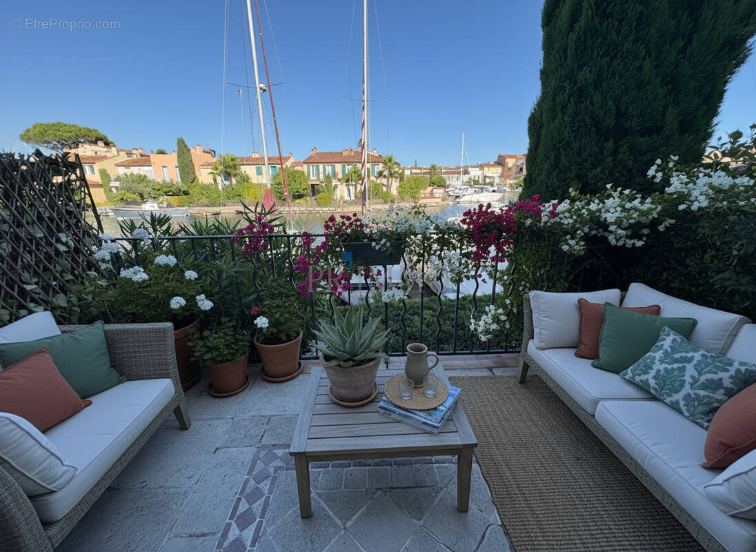 Appartement à GRIMAUD