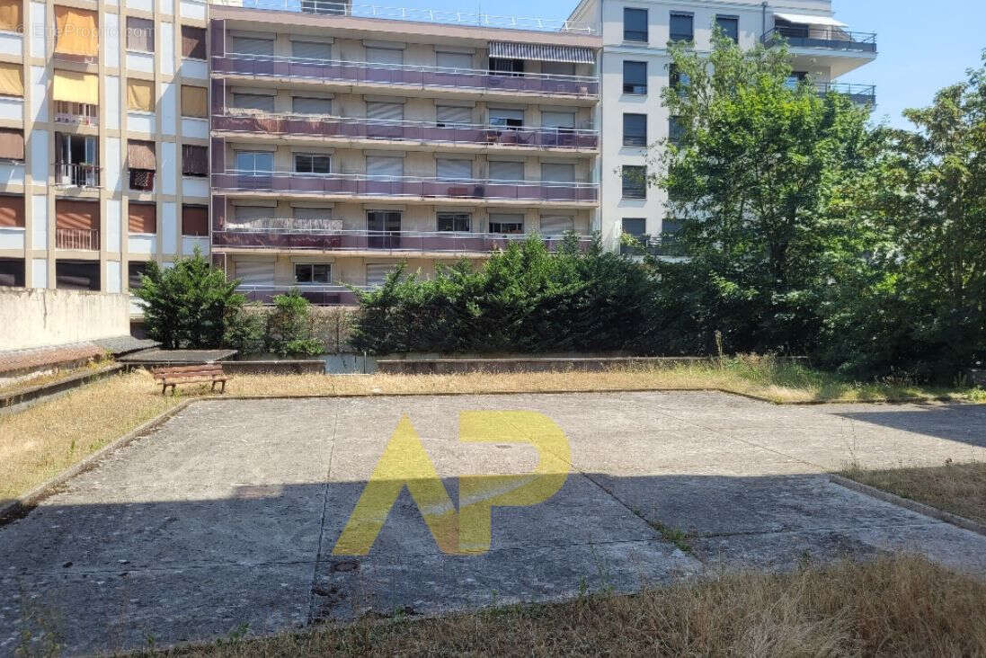 Appartement à BOURG-LA-REINE