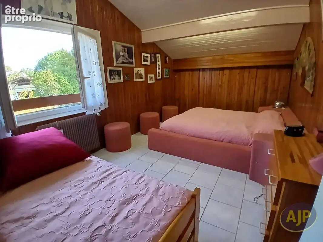 Grande maison familiale avec piscine et rangements - photo 8