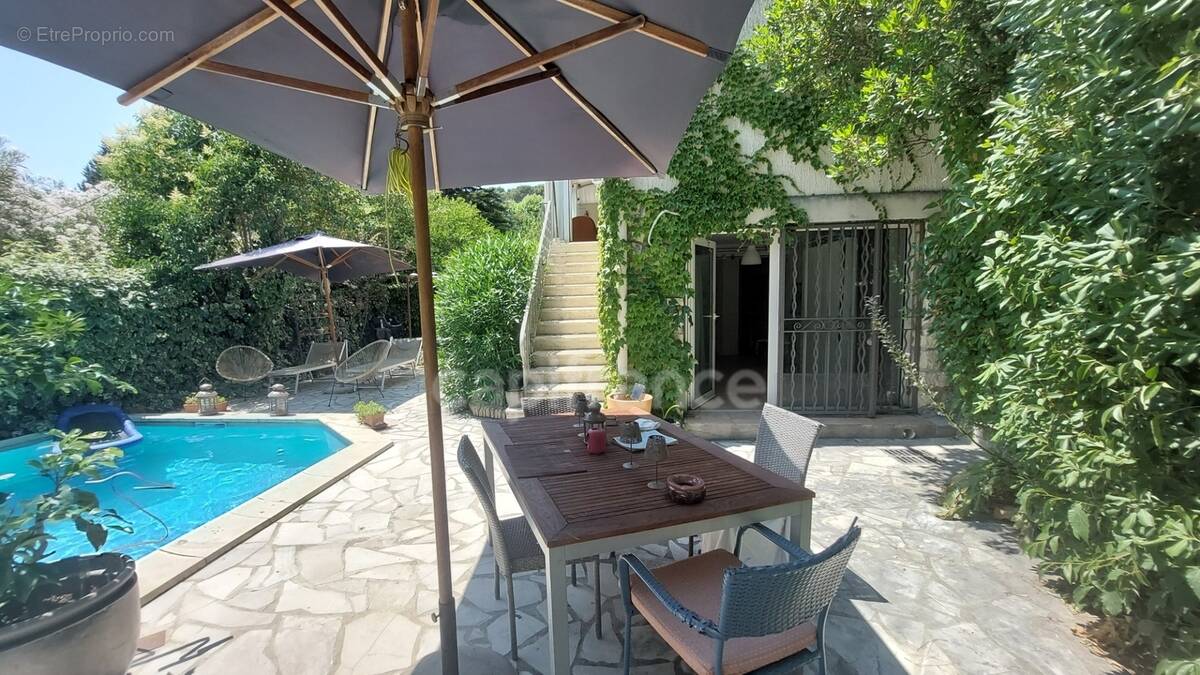 Maison à VILLENEUVE-LES-AVIGNON