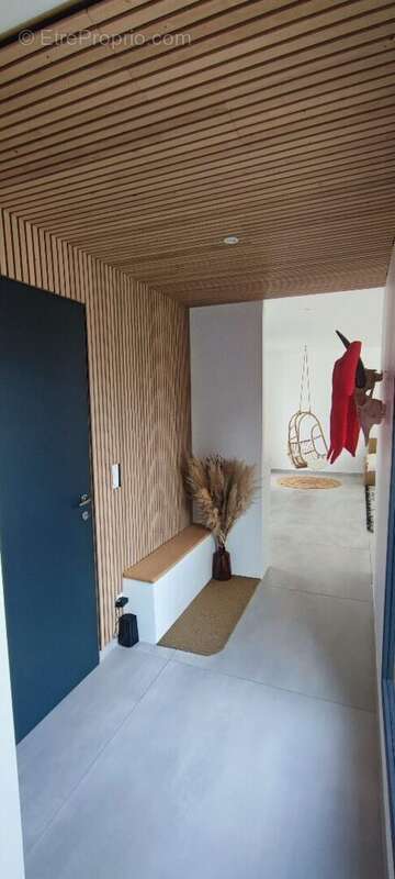 Maison 220 m² à Saintes  - photo 3