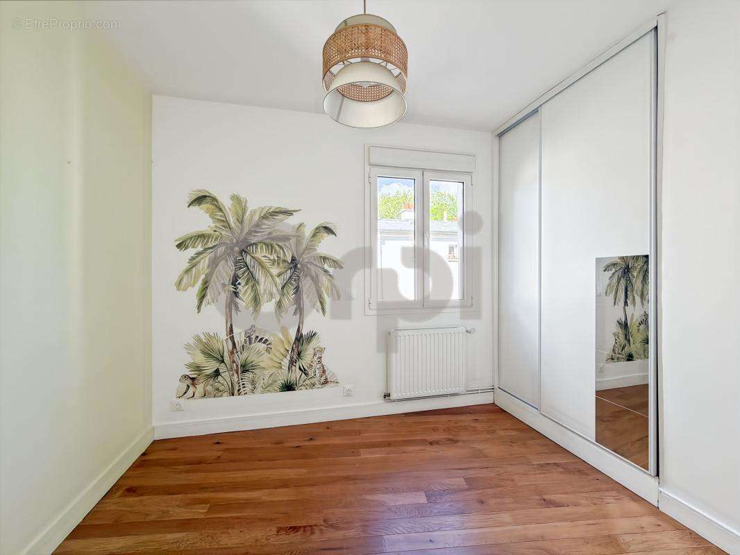 Appartement à PARIS-20E
