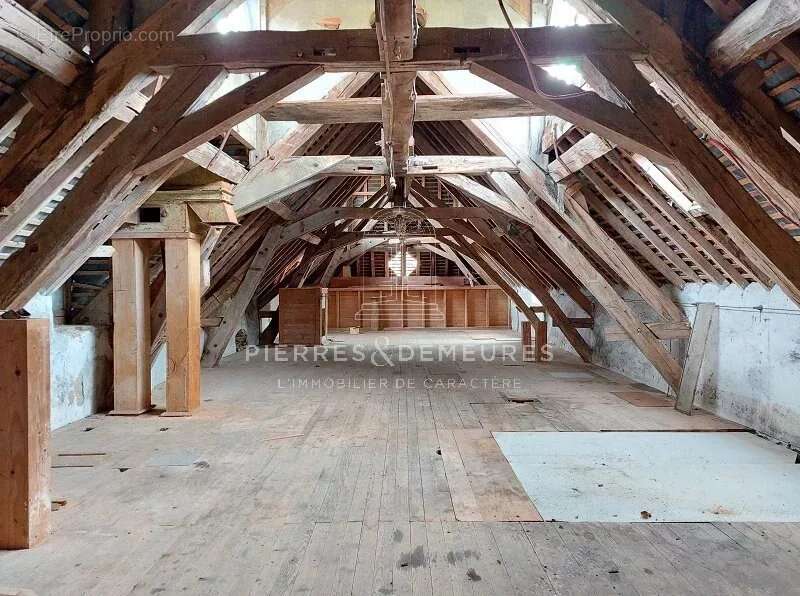 Ancien moulin a renover avec jardinet - photo 2