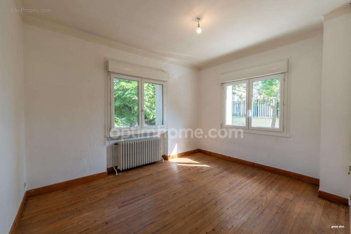 VILLEFRANCHE-DE-LAURAGAIS (31290) — Maison familiale de 135 m², 4 chambres, sous-sol intégral de 135 m² et terrain arboré de 2 1 - photo 6