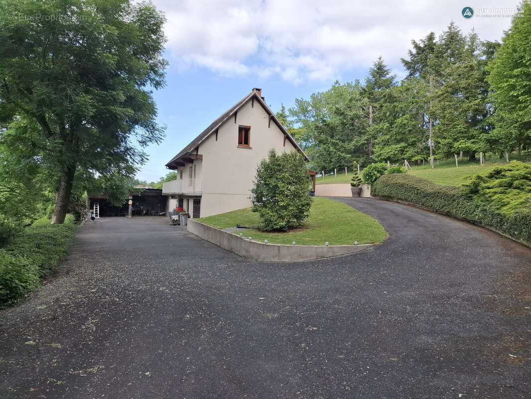Maison à NERIS-LES-BAINS