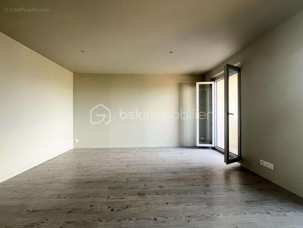 Appartement à POMMIERS