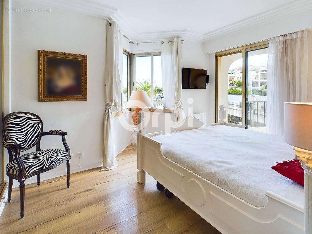 Appartement à MANDELIEU-LA-NAPOULE