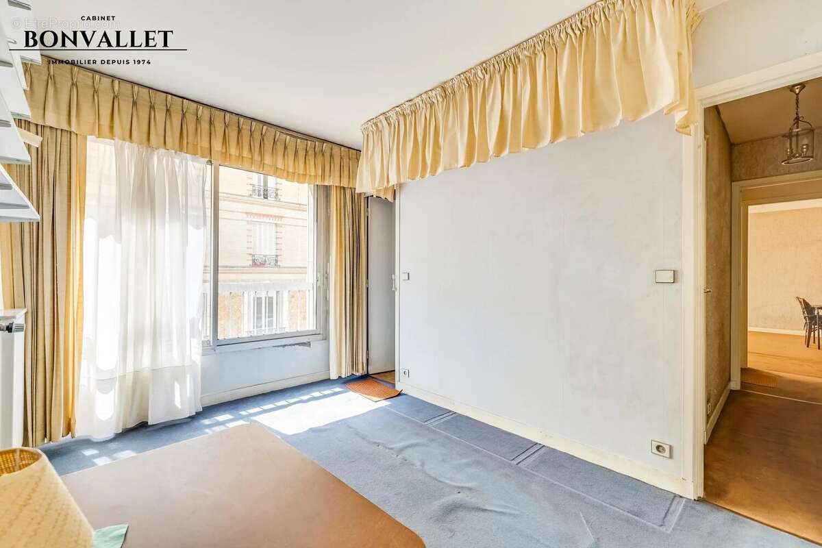 Paris 15e – Boucicaut/Lourmel – 2 pièces de 47 m² à rénover, plein sud, 1er étage avec ascenseur - photo 9