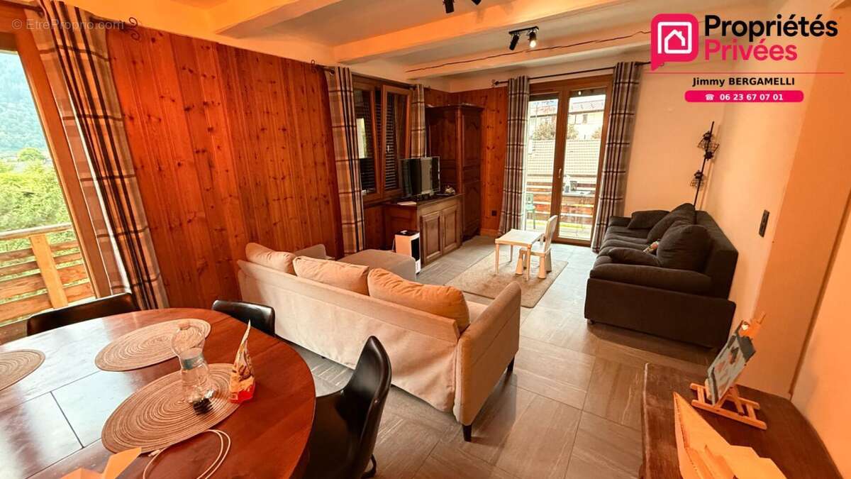 PASSY  Maison familiale entièrement rénovée avec deux appartements, dépendances et fort potentiel d'aménagement - photo 5