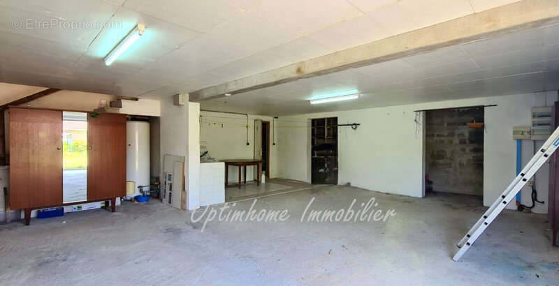 Maison à MONTAIGU-DE-QUERCY