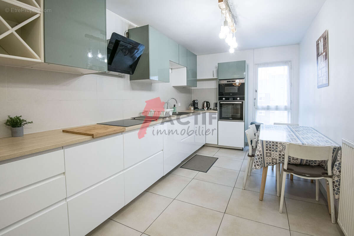 Appartement à COURCOURONNES