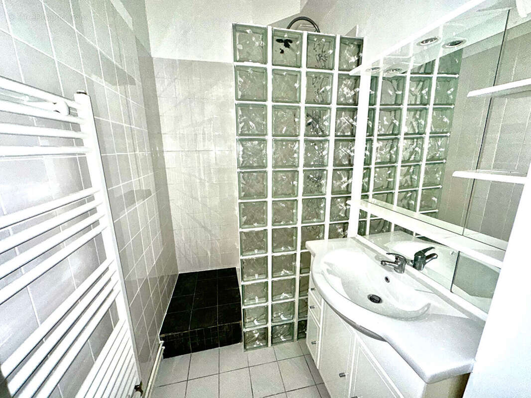 Appartement à IVRY-SUR-SEINE