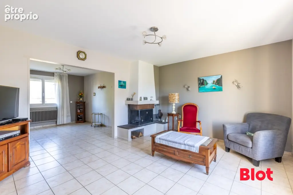 Maison 5 pièces 110 m² à vendre à Chateaugiron (35410) - photo 2