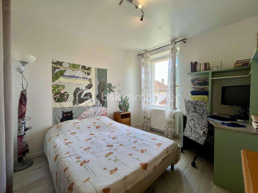 Maison à LIMEIL-BREVANNES