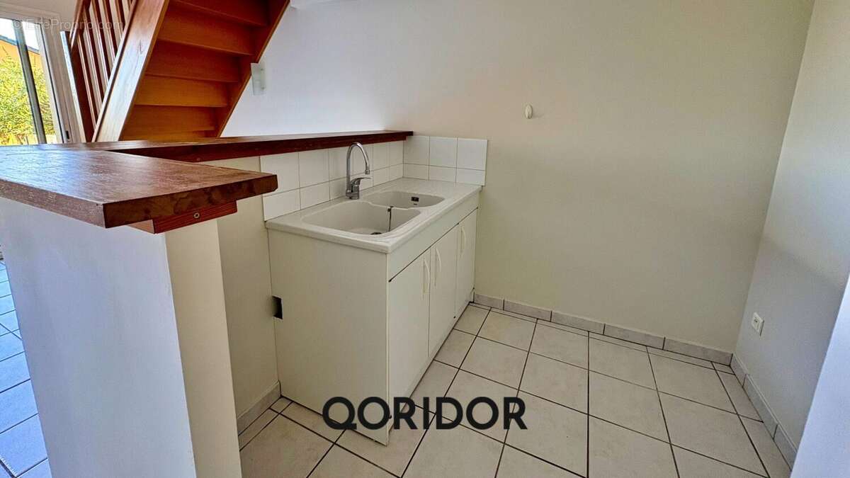 Appartement à SAINT-GENIS-LES-OLLIERES