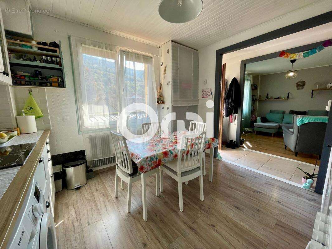 Appartement à FROGES