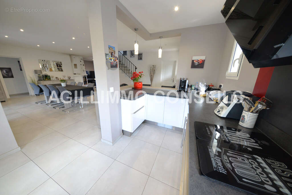 Maison à PUGET-SUR-ARGENS