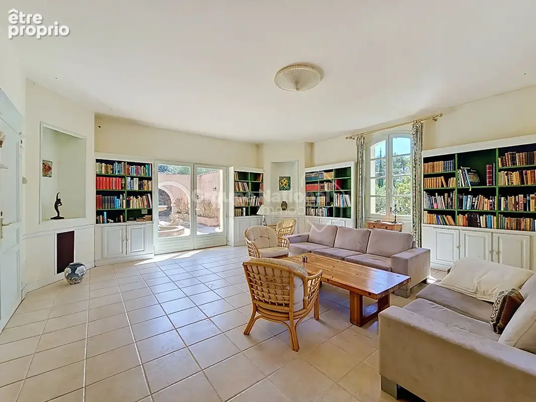 Villa d'architecte 142 m² avec piscine et nombreuses dépendances  - Callian - photo 4