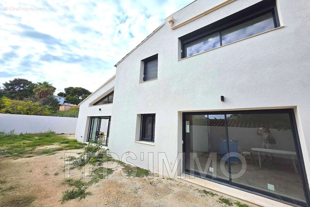 Appartement à CARRY-LE-ROUET