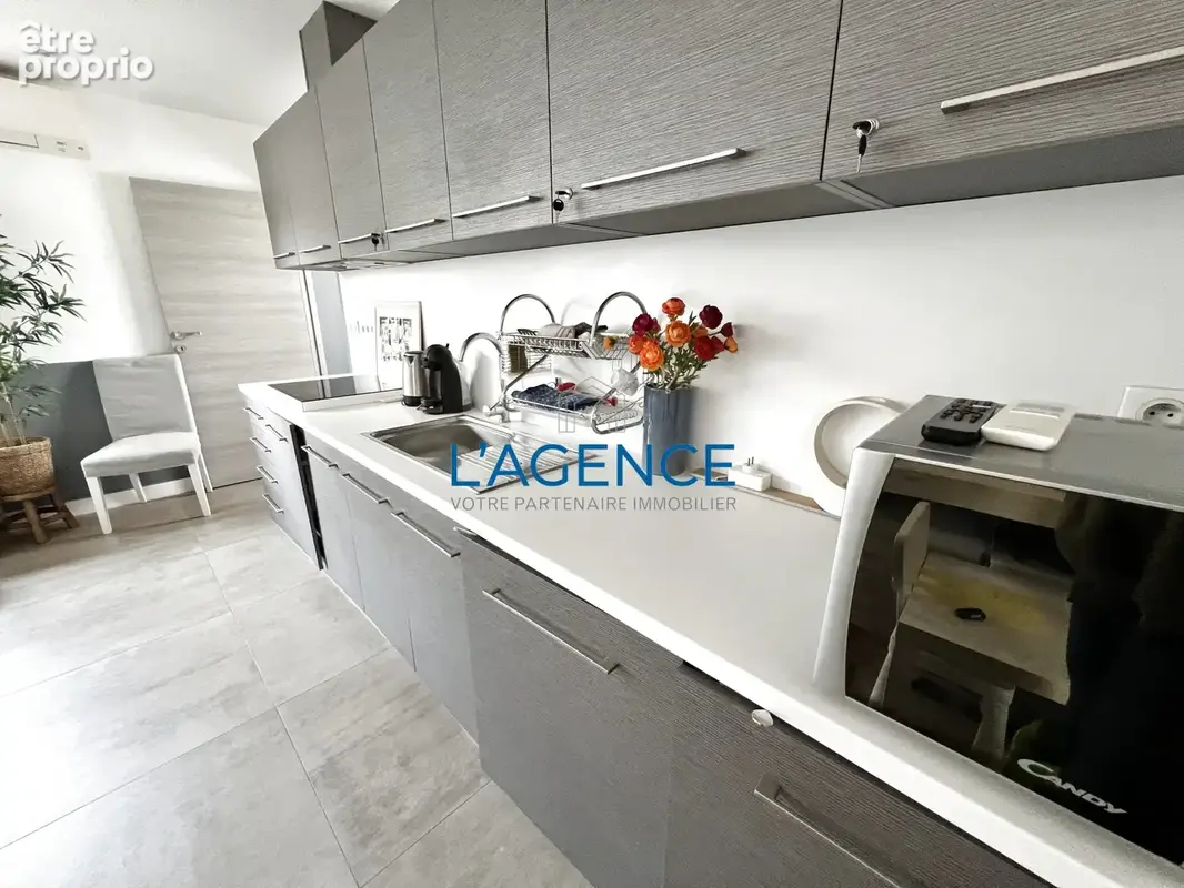 Exceptionnel à L'Ayguade à 200m de la plage superbe villa de 175m2 avec piscine - photo 17