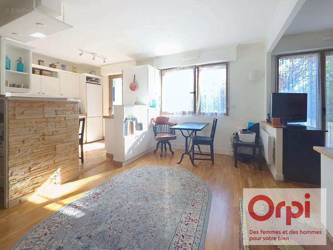 Appartement à ISSY-LES-MOULINEAUX