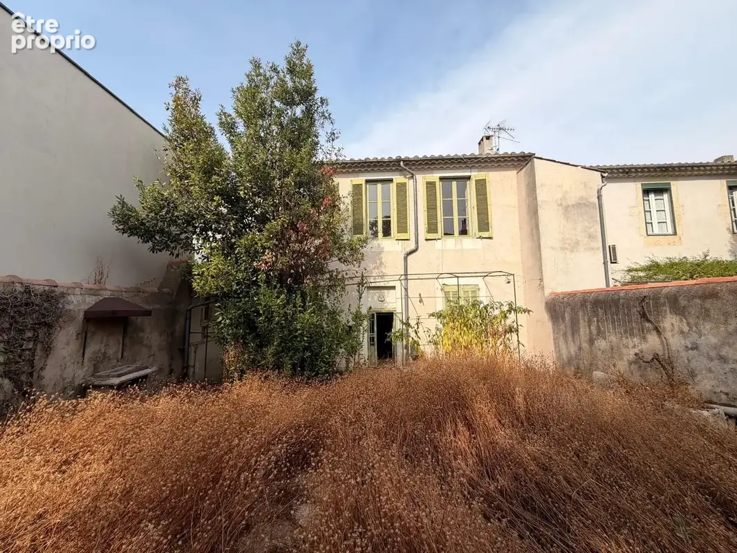 NIMES ARENES Maison de ville 7 pièces de 182 m2 avec jardin et dépendance - photo 21