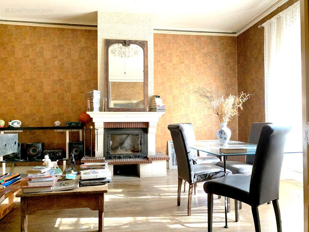 Maison de village 240 m², 6 chambres, avec jardin et local commercial - photo 3