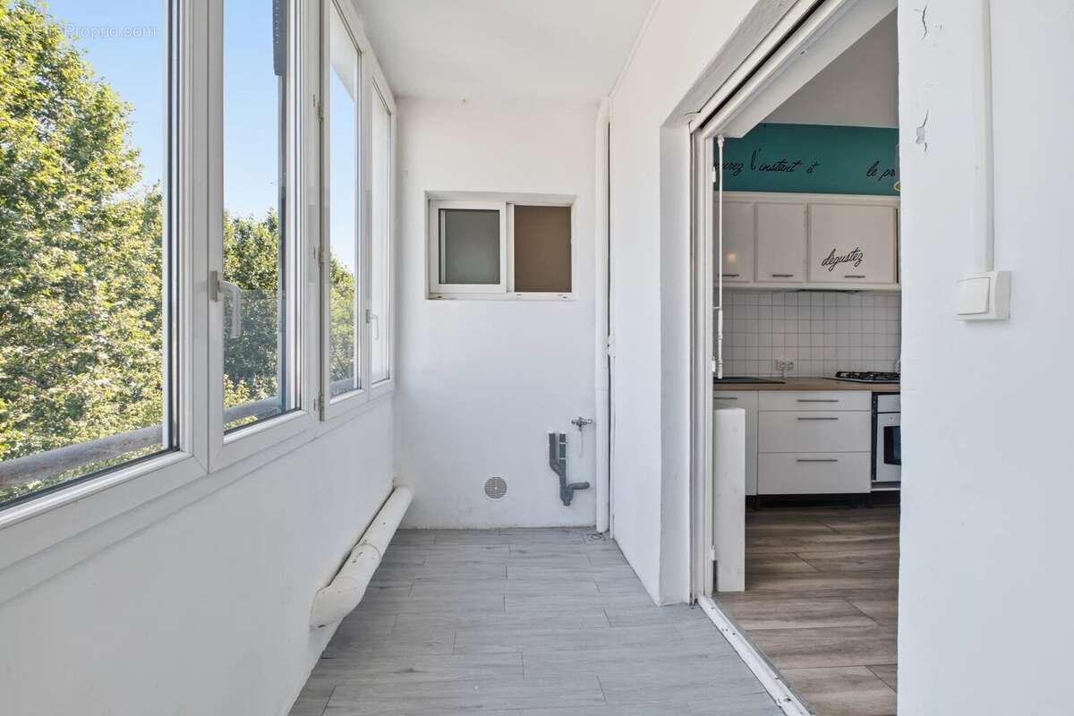Appartement rénové Monplaisir Exclusivité - photo 8