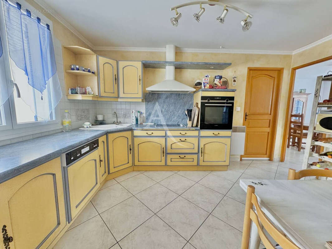 Maison à OZOIR-LA-FERRIERE