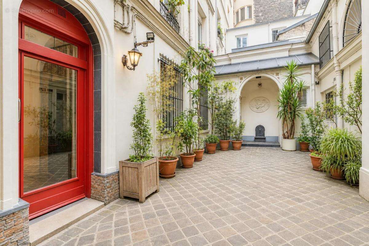 Studio 11m² rénové à Paris 10e - photo 5