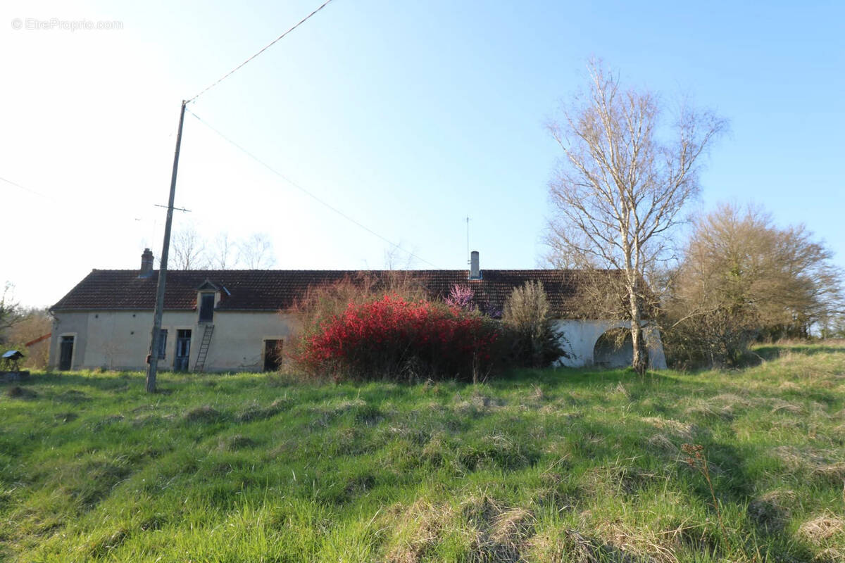 Maison à LA GUERCHE-SUR-L'AUBOIS