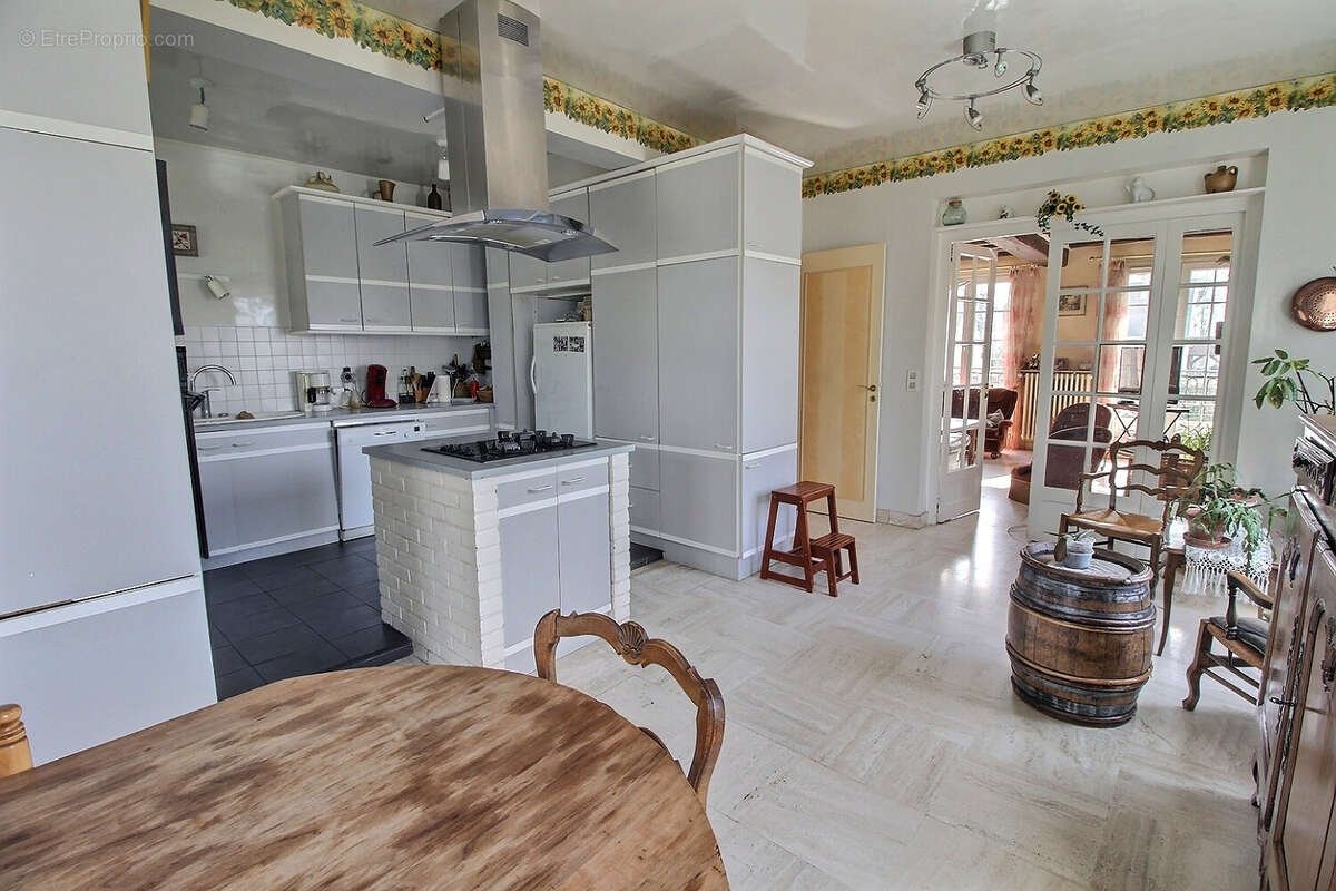 Maison de caractère - NOGENT LE ROI - photo 4