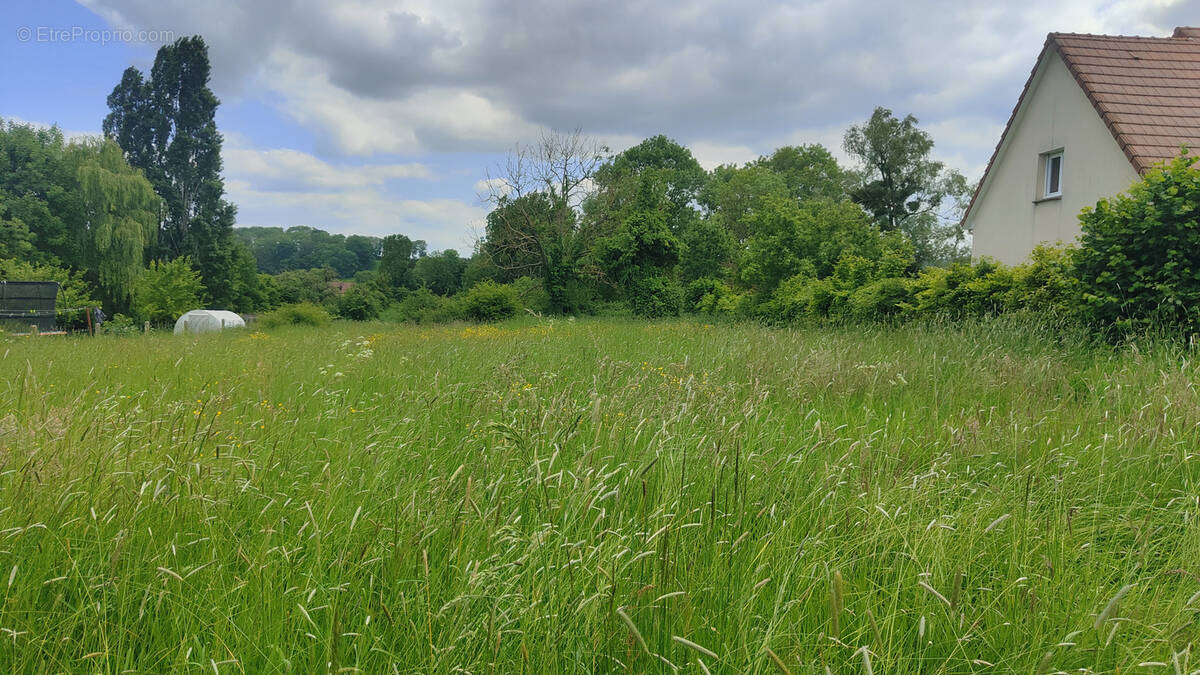 Terrain à SAINT-AUBIN-EN-BRAY