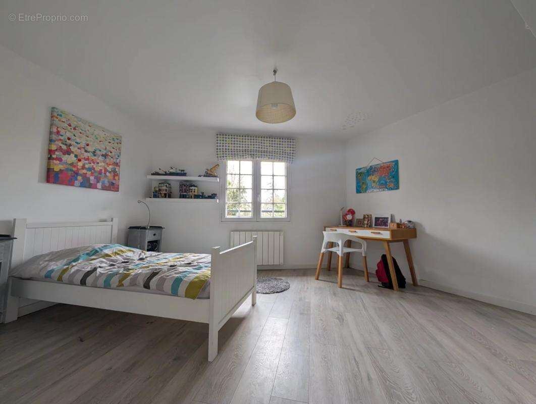 Maison à LES CLAYES-SOUS-BOIS