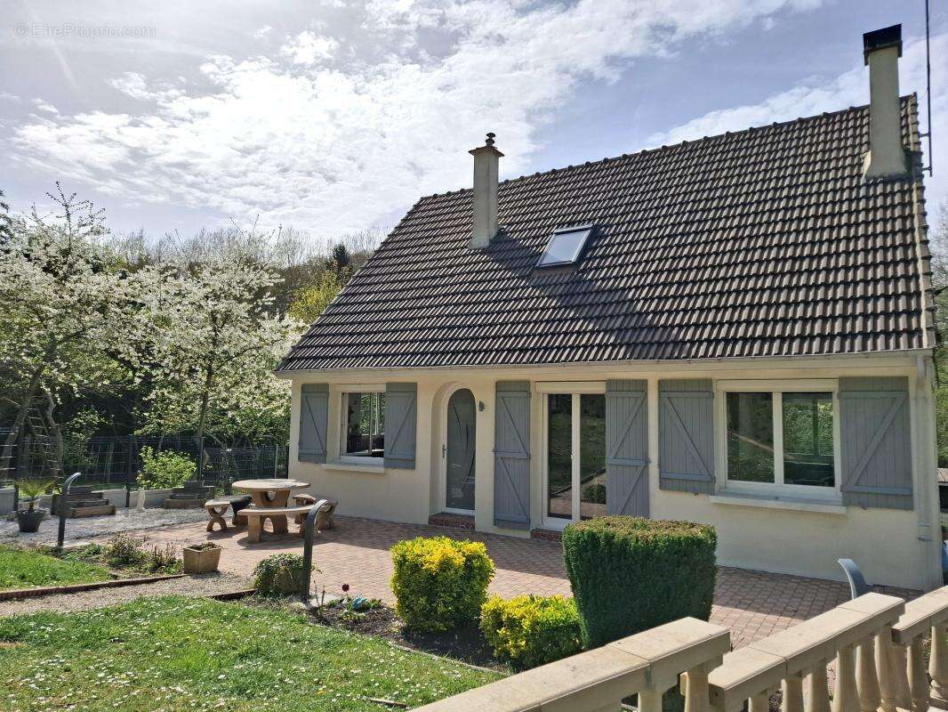 Maison à TRACY-LE-MONT
