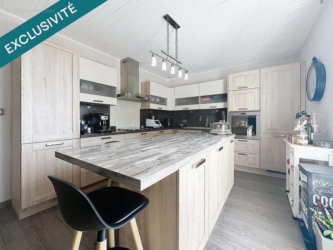 Maison 147 m² à Ornacieux  - photo 3