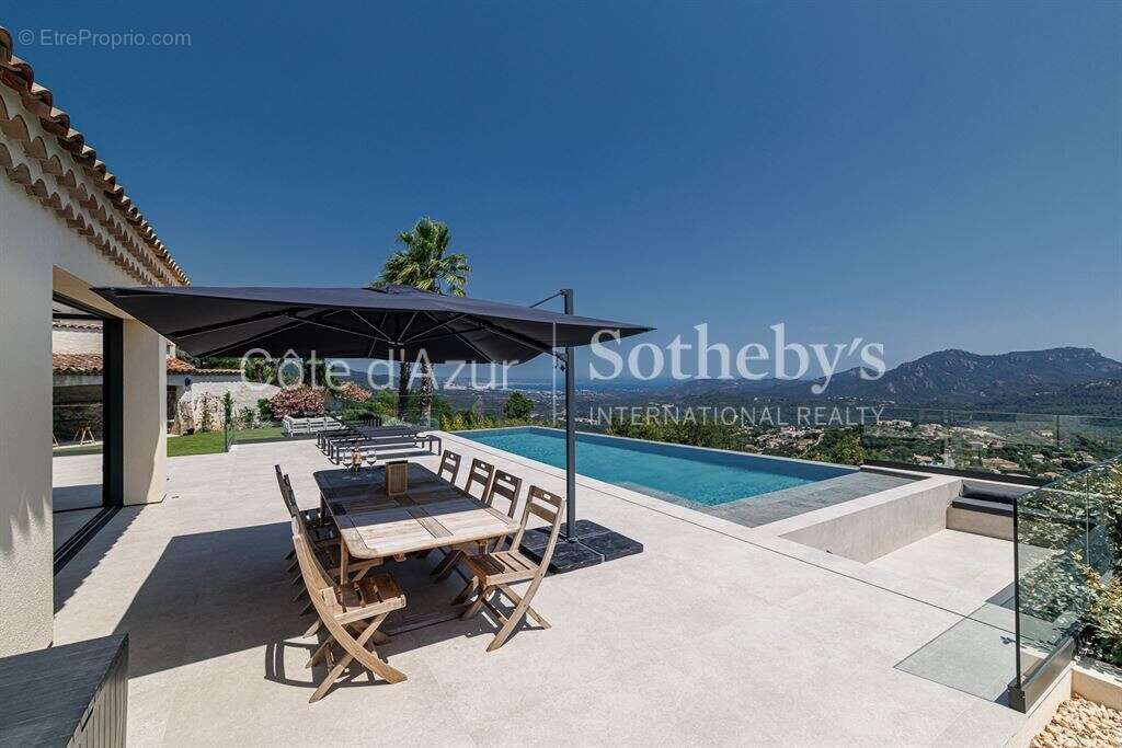Proche Mandelieu villa contemporaine vue mer 290 m2 piscine calme absolu - photo 14