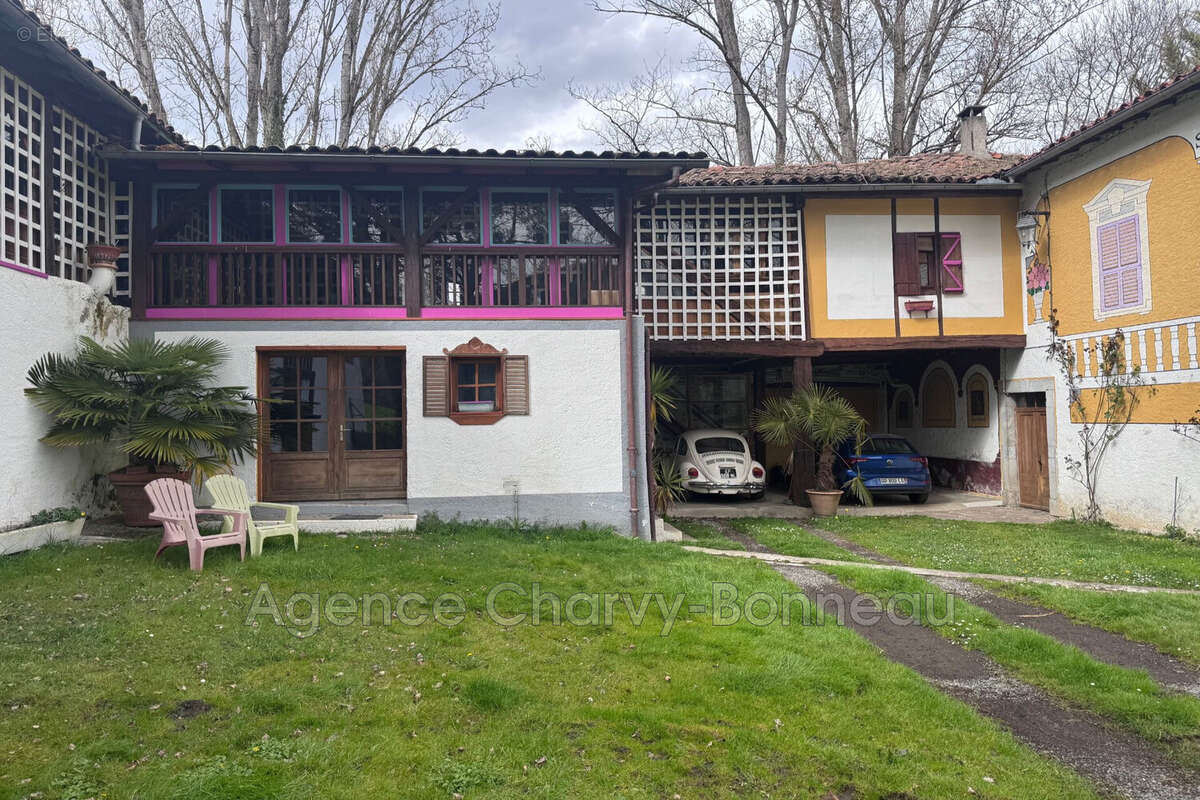 Maison à PRAT-BONREPAUX