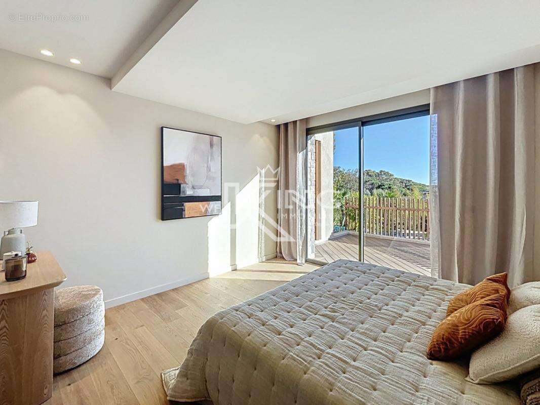 Saint Raphael Valescure, calme absolu, superbe villa - photo 10