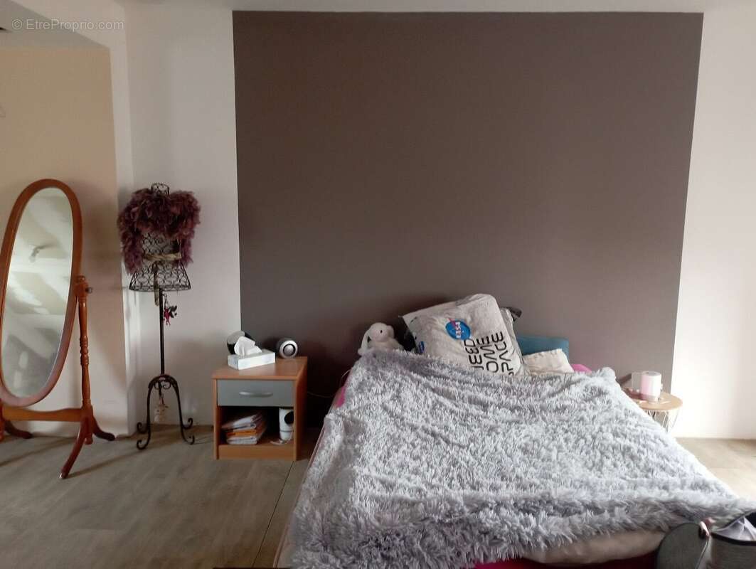 Maison à SAINT-PIERRE-LA-NOAILLE