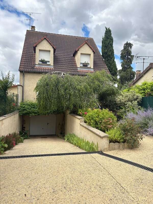 Maison à VIGNEUX-SUR-SEINE
