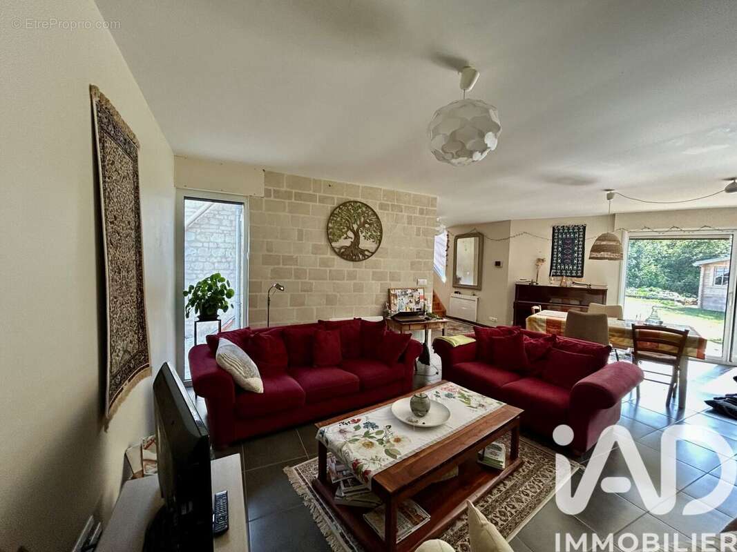 Maison 138 m² à Roiffe  - photo 3