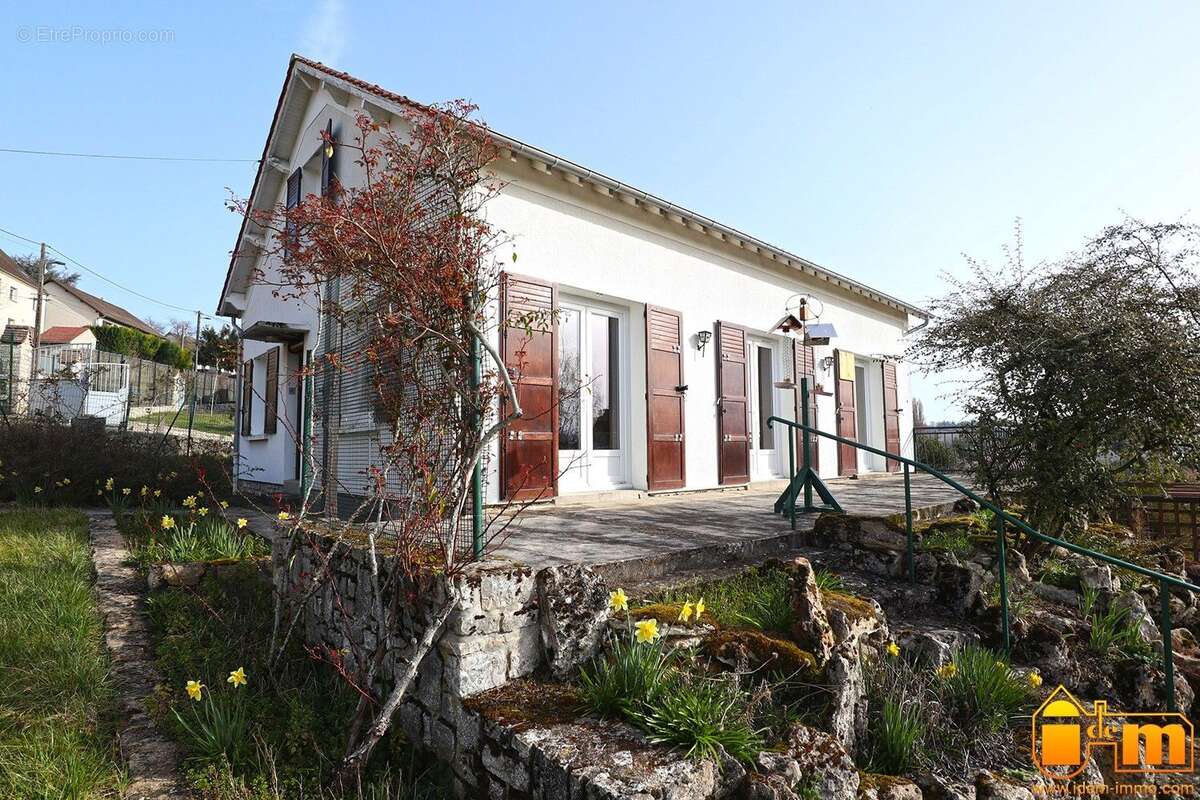 Maison à ETAMPES