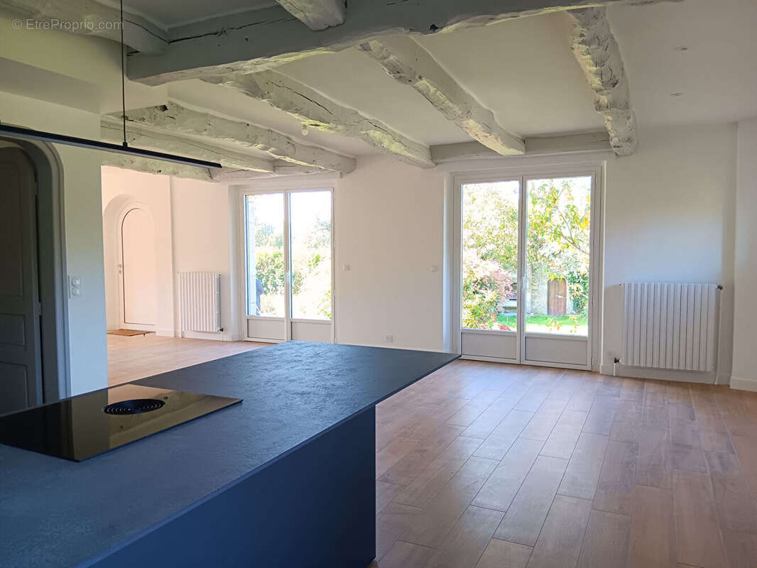 Maison à LOCOAL-MENDON