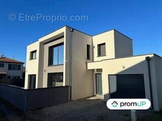 Maison à CLERMONT-FERRAND