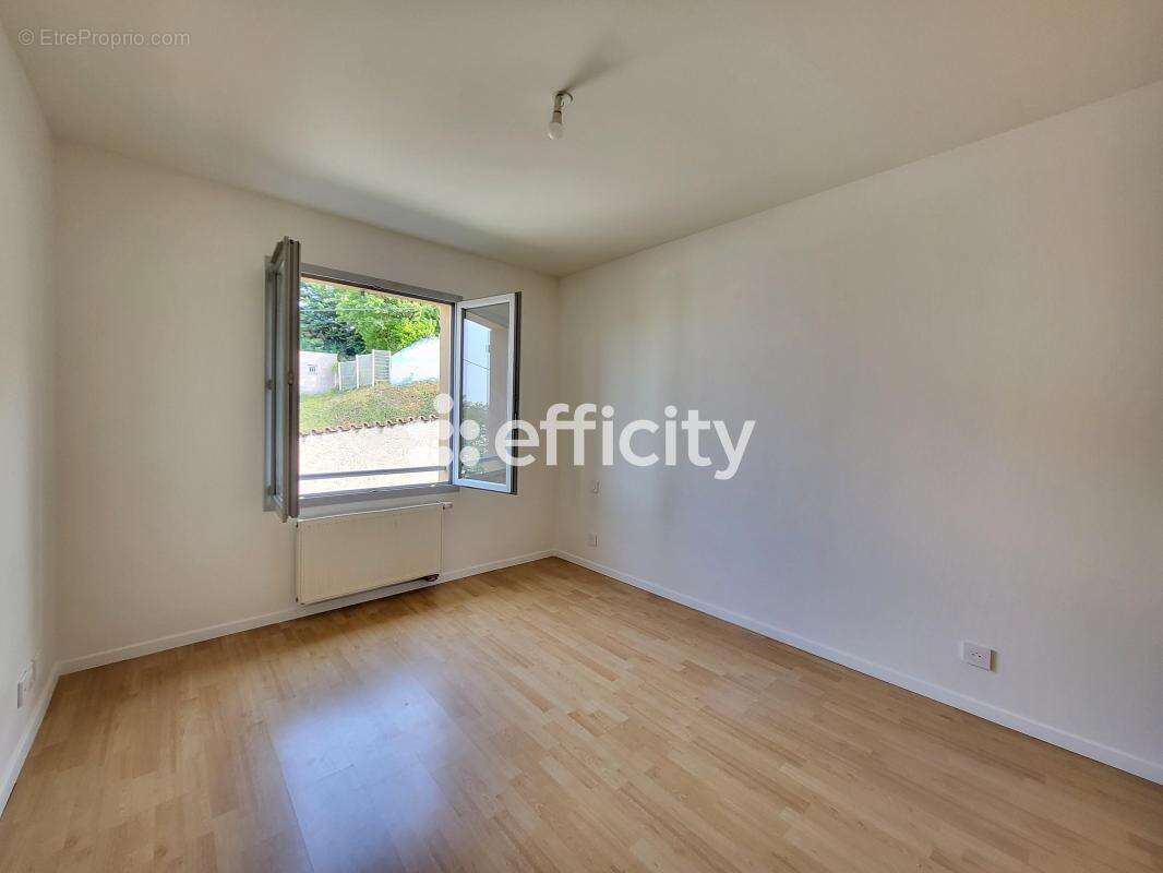 Maison 104 m² à Oullins  - photo 12