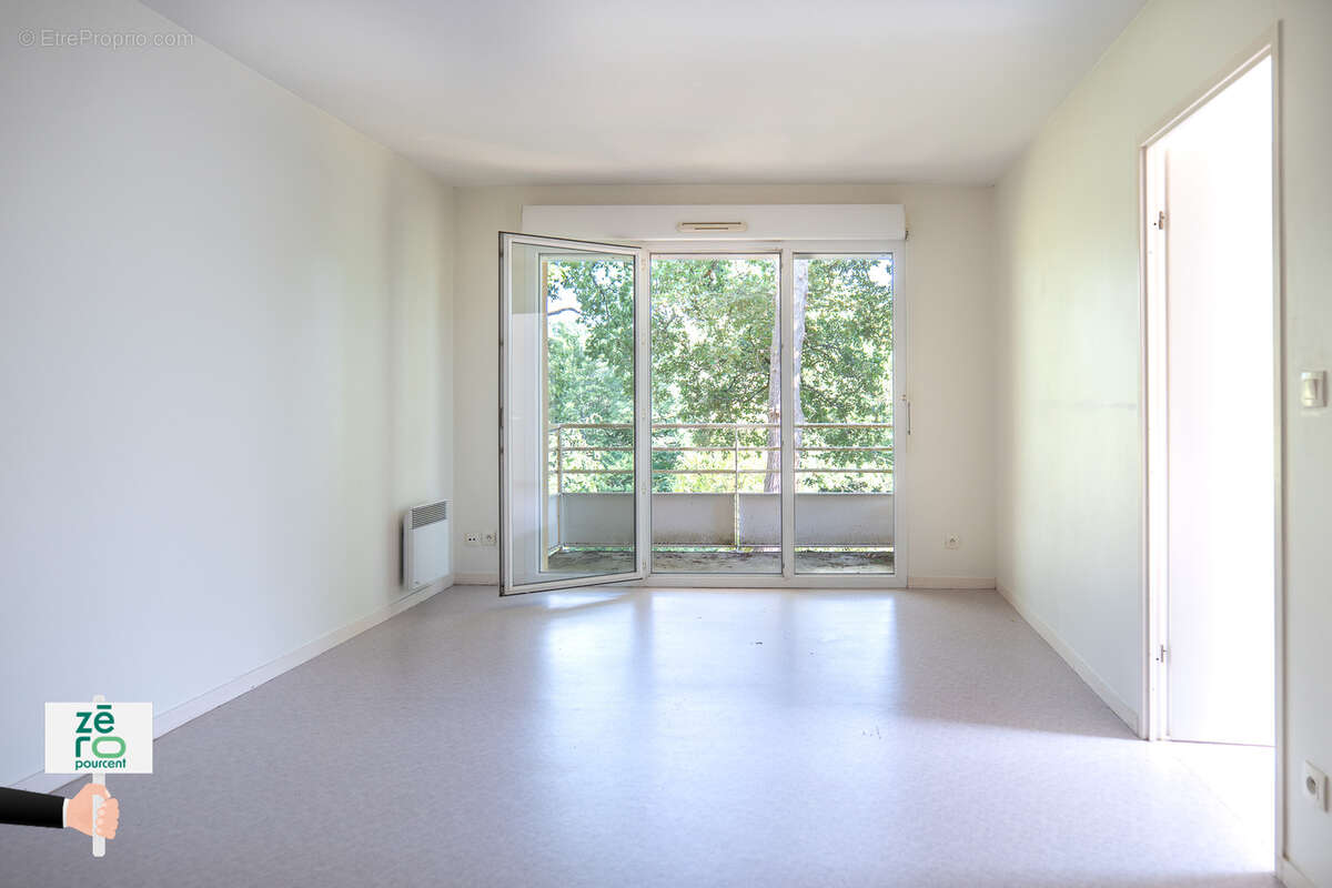 La roche-sur-yon est   f2 avec balcon & parking privatif   une opportunité à saisir ! - photo 13