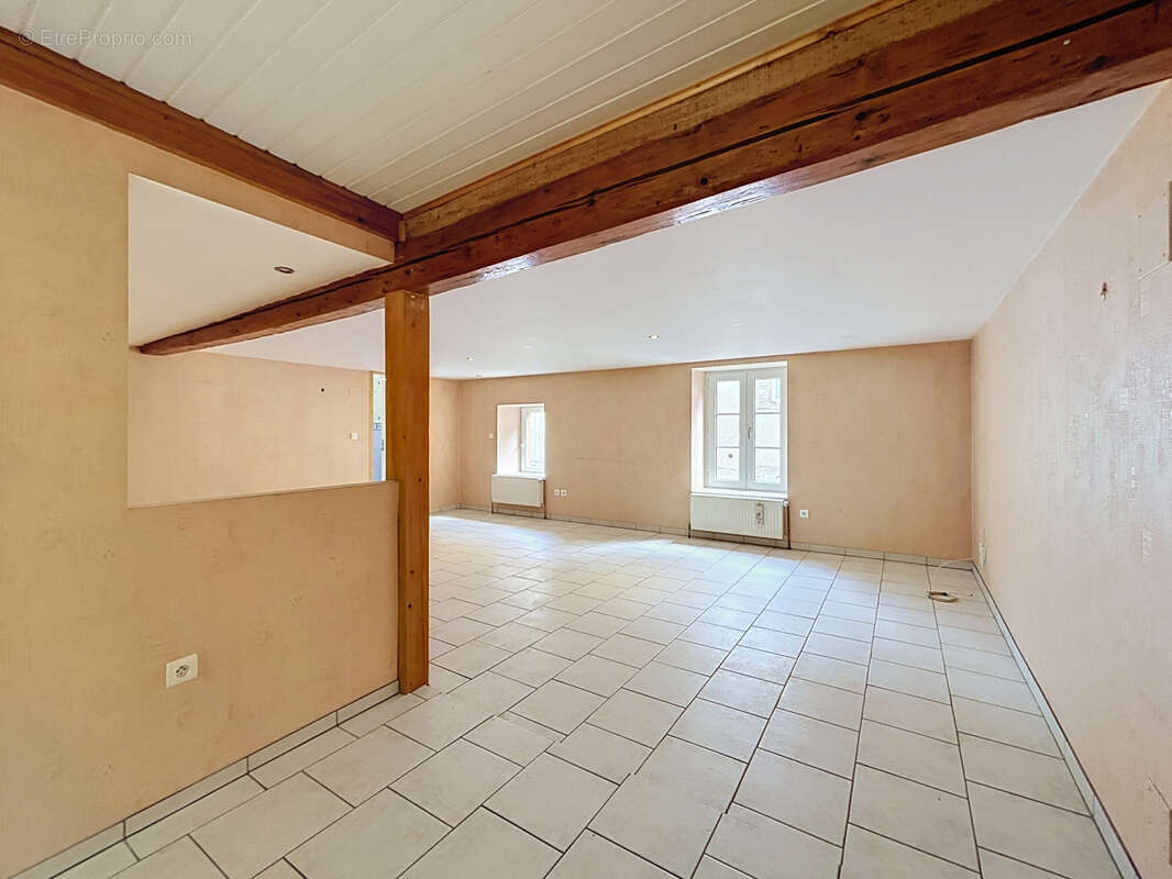 Bâtiment de 600 m2 et 25,44 ares - photo 4