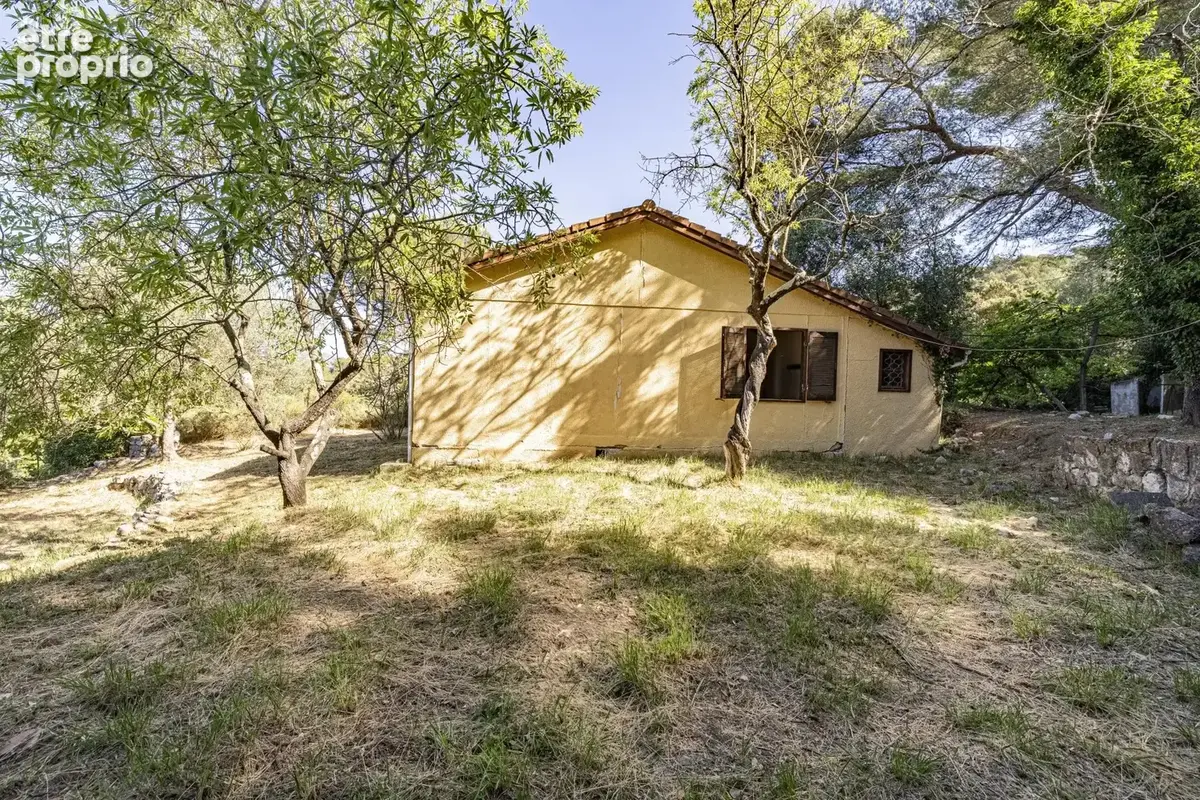 Nice - Vinaigrier -  Maison et dépendance à rénover sur terrain plat de 4.800 m² avec vue mer - photo 8